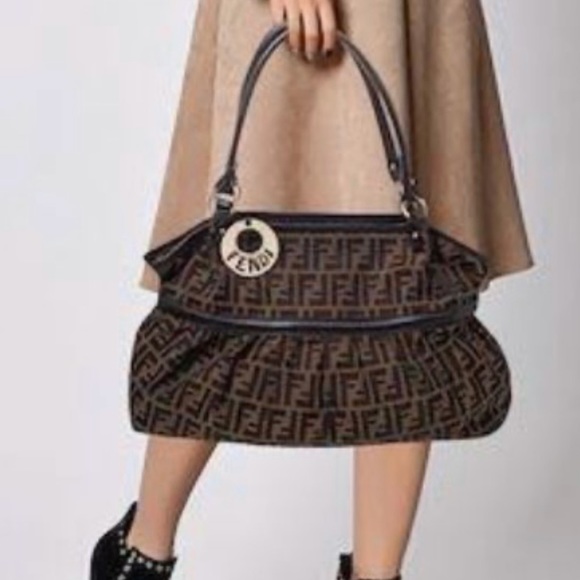 Fendi Handbags - Fendi Zucca tote bag